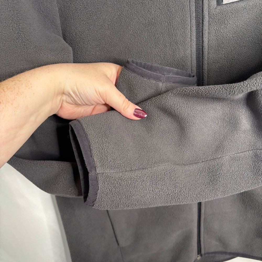 Figs Women’s Gray Shift Fleece Jacket™ size Small - Picture 5 of 11